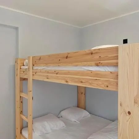 2 Bedrooms Familyfriendly Center Ostende