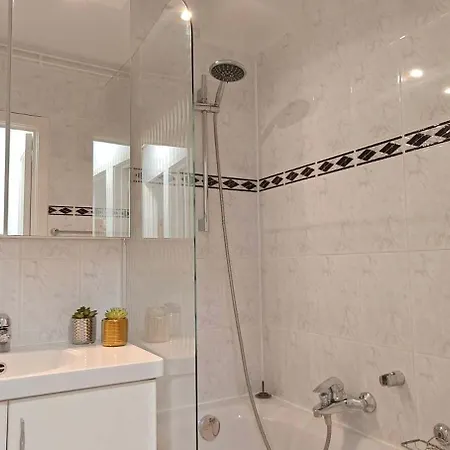 2 Bedrooms Familyfriendly Center *