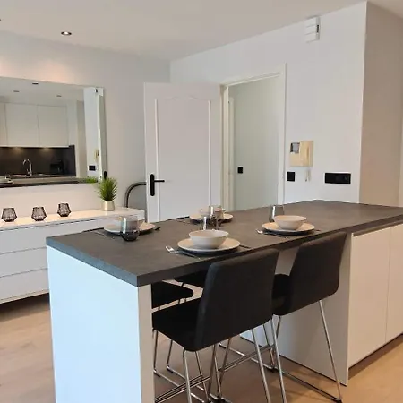 2 Bedrooms Familyfriendly Center * Ostende